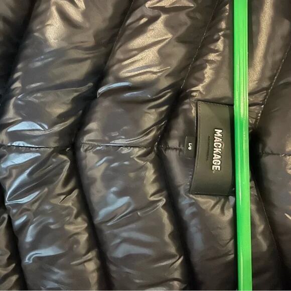 Women's Mackage Lara lightweight down coat with removable hood size large - Picture 5 of 6